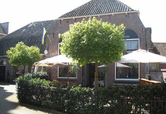 Auberge aan het Hof allows 18 year olds to book a room