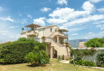 Apartments with a parking space Razanac, Zadar - 5885 has Balcony rooms