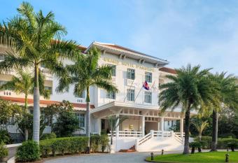 Raffles Grand Hotel d Angkor allows 18 year olds to book a room