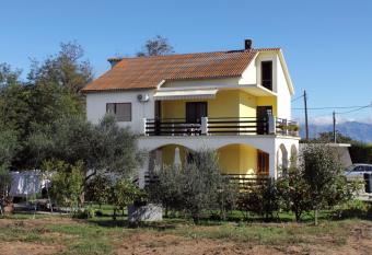 Apartments with a parking space Privlaka, Zadar - 667 has Balcony rooms