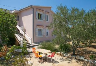 Apartments for families with children Novalja, Pag - 6490 allows 18 year olds to book a room