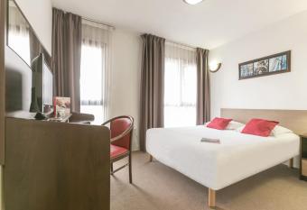 Appart City Classic Angoul  me Centre allows 18 year olds to book a room