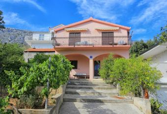 Apartments with a parking space Stanici, Omis - 1027 has Balcony rooms