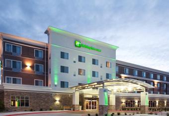 Holiday Inn & Suites Grand Junction-Airport allows 18 year olds to book a room