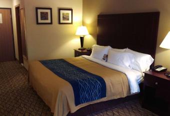 Comfort Inn allows 18 year olds to book a room