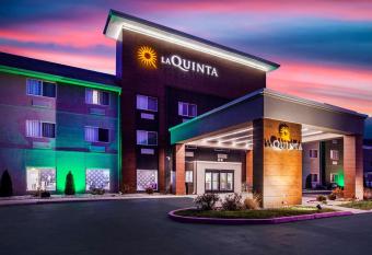 La Quinta Inn & Suites by Wyndham Elkhart allows 18 year olds to book a room