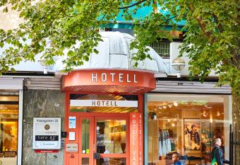 Hotell V  ster  s allows 18 year olds to book a room