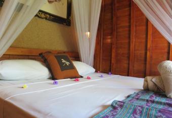 Lebih Guesthouse Pemuteran has Balcony rooms
