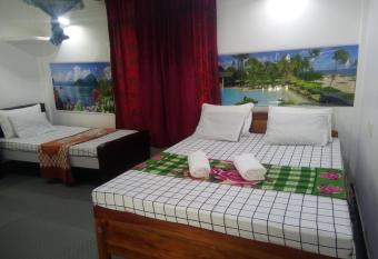 Erandi Holiday Home allows 18 year olds to book a room