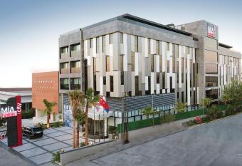 Mia City Hotel has Balcony rooms