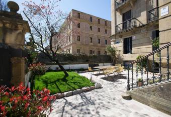 Guest House Ibaia Et Arramak allows 18 year olds to book a room