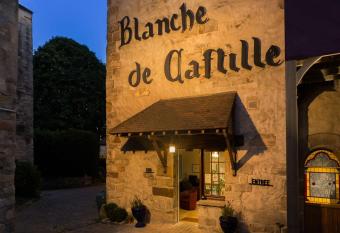 Best Western Blanche de Castille Dourdan allows 18 year olds to book a room