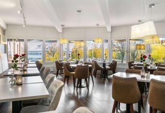 Best Western Ta Inn Hotel allows 18 year olds to book a room