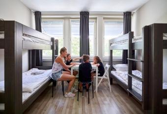 G  teborg Hostel allows 18 year olds to book a room