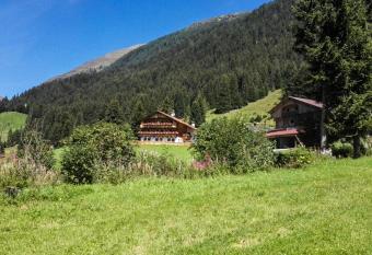 Burgerhof has Balcony rooms