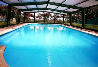 Albergue Cuatro Cantones (Exclusivo para Peregrinos) allows 18 year olds to book a room