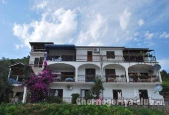 Apartments na vile has Balcony rooms