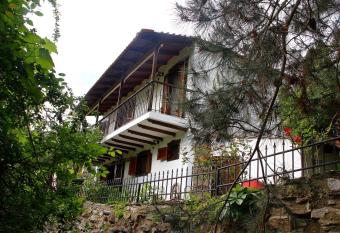 Katoikia me ta Pitharia has Balcony rooms