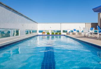 Ramada by Wyndham Macae Hotel & Suites has Balcony rooms