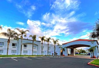 Hourglass Hotel, Trademark Collection by Wyndham has Balcony rooms
