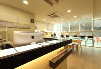 OYO Hostel Myeongdong 1 allows 18 year olds to book a room