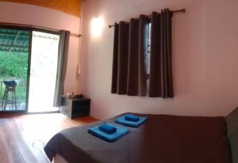 Bamboo Hut Bangalow has Balcony rooms