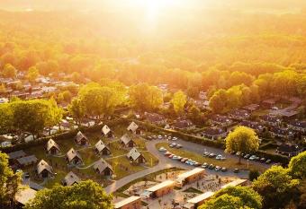 De IJsvogel - Het   chte Veluwegevoel allows 18 year olds to book a room