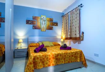 SeaView Apartment in Saint Thomas Bay has Balcony rooms