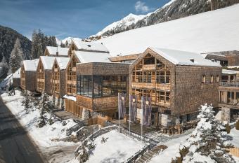 Tenne Lodges has Balcony rooms