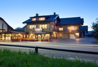 Hotel SAMARIN   rnomelj has Balcony rooms