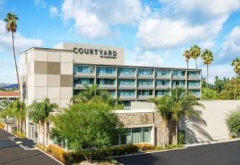 Courtyard by Marriott Los Angeles Woodland Hills allows 18 year olds to book a room