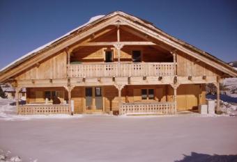 Ker Carlit allows 18 year olds to book a room