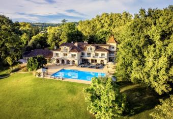 Relais & Ch  teaux H  tel La R  serve allows 18 year olds to book a room