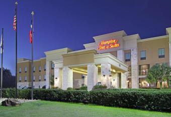 Hampton Inn & Suites Buffalo allows 18 year olds to book a room