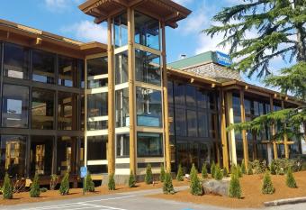 Rodeway Inn & Suites Portland - Jantzen Beach has Balcony rooms