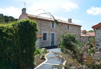 My Abri C  tier allows 18 year olds to book a room