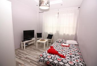 Red Apartament allows 18 year olds to book a room