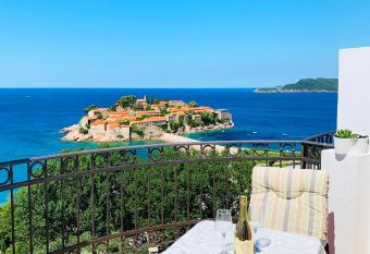 Apartments Villa Milan has Balcony rooms