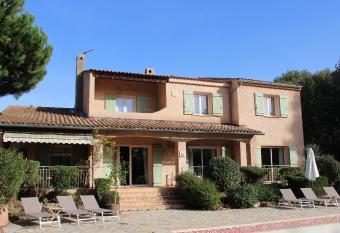 La Bastide du Bouchou allows 18 year olds to book a room