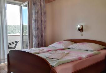 Ljubica Apartments has Balcony rooms