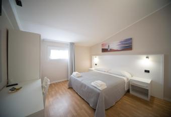 Risorgimento - Albergo - Bar allows 18 year olds to book a room