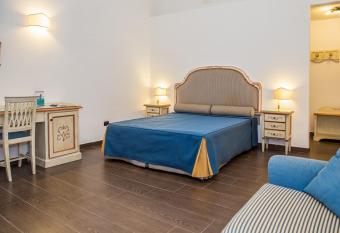 La Rada B&B has Balcony rooms