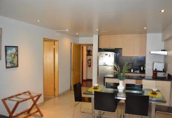 Suite Service Apart Hotel allows 18 year olds to book a room