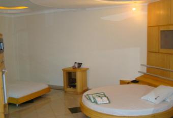 Floresta Tucuruvi (Adult Only) has rooms with a private hot tub