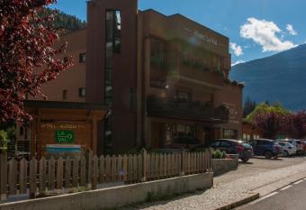 Hotel La Val has Balcony rooms