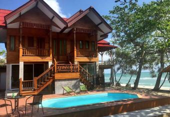 Phuphat Beach has Balcony rooms