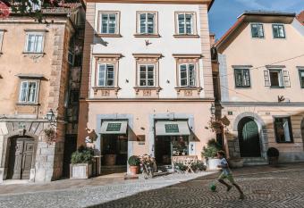 Lesar Hotel Angel - Member of Hip Hotels has Balcony rooms