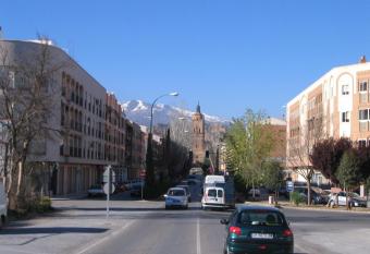 Hotel Mulhacen has rooms with a private hot tub
