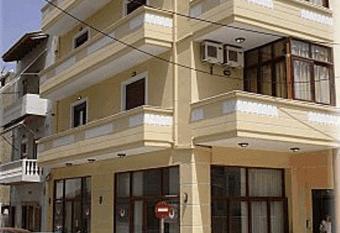 Constantinos Studios has Balcony rooms