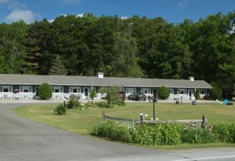 Governor's Rock Motel has Balcony rooms